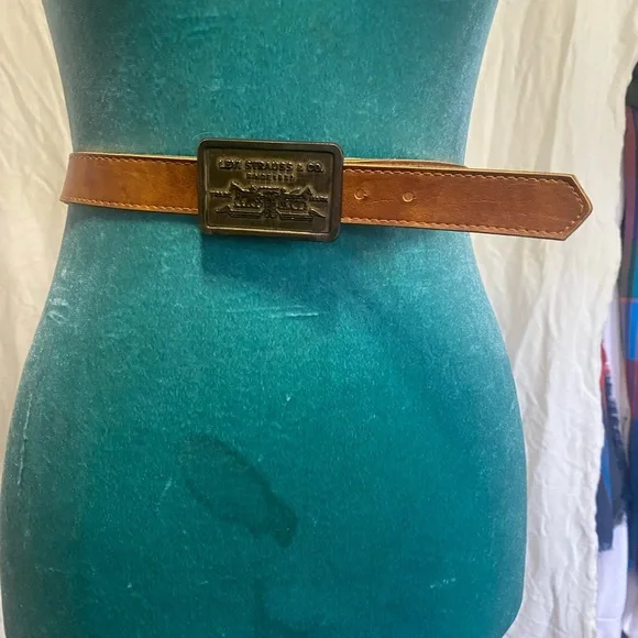 Levi’s vintage leather belt 2-4 - Picture 2 of 3